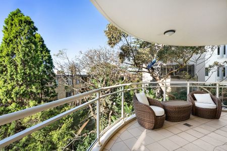 Light-Filled Coastal Sanctuary Moments from Bondi Beach - Photo 3