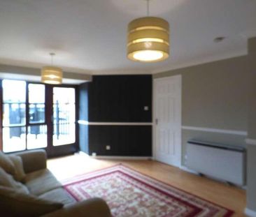 Courtney Park Road, Laindon, Basildon, SS16 - Photo 3