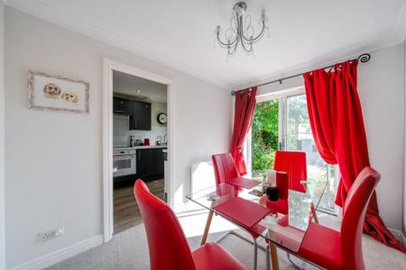 3 bedroom semi-detached house to rent - Photo 5