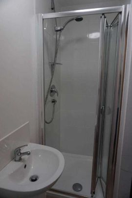 Ensuite Double Room, Sun House, Gardner Street, Salford, M6 - Photo 1