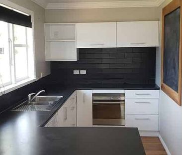 Beautiful 3 bedroom family home - Photo 2