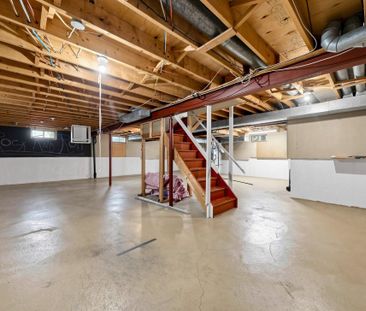 For Lease - 94 Howlett Avenue, Newmarket, Ontario - Photo 3