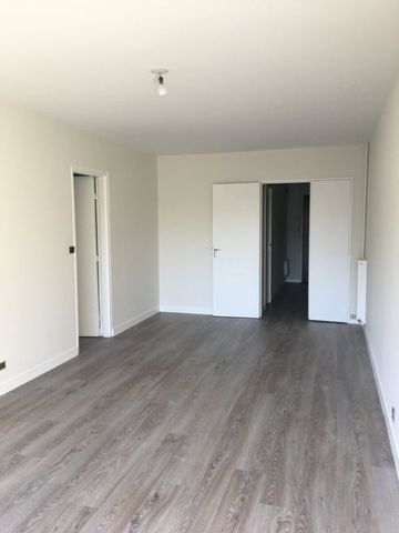 Location Appartement 3 pièces 71m² - Photo 4