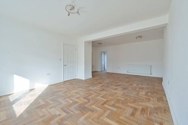 4 bedroom terraced house to rent - Photo 1