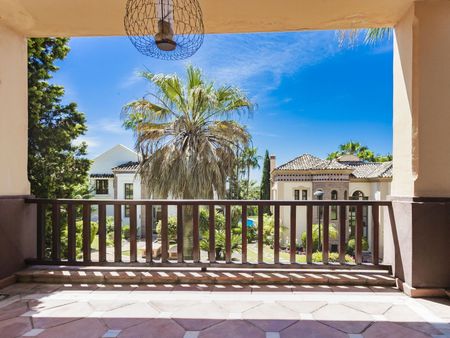 Detached Villa in Marbella - Photo 3