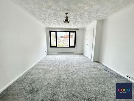 3 bedroom end of terrace house to rent - Photo 3