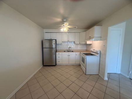 For Lease - 1852 Lakeshore Road Unit# 2, Mississauga, Ontario - Photo 3