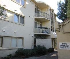 St Kilda East - Photo 2