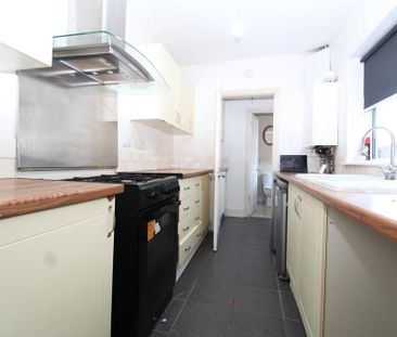 2 bedroom terraced house to rent - Photo 1
