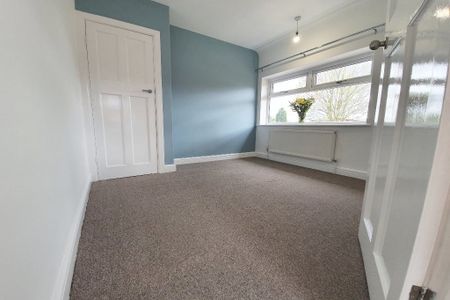 3 Bed Semi-Detached House, Southwold Drive, NG8 - Photo 3