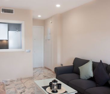 Apartamento de alquiler en Calle Secoya, Parque Alcosa - Photo 4