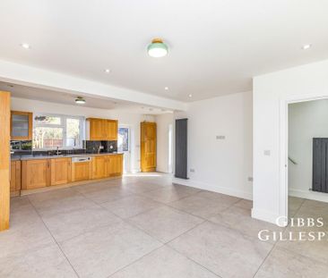 3 bedroom semi-detached house to rent - Photo 3