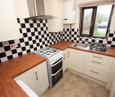 2 bedroom terraced house to rent - Photo 4