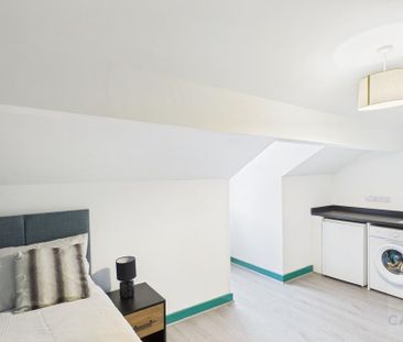 6 bedroom terraced house to rent - Photo 3