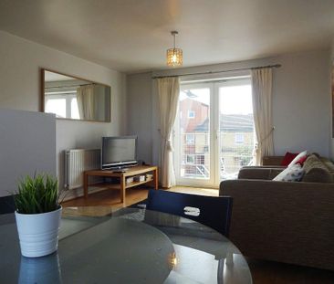 3 bedroom flat to rent - Photo 2
