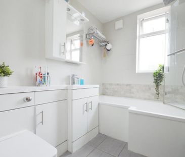 4 bedroom terraced house to rent - Photo 2