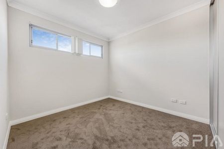 Modern 2-Bedroom Apartment in the Heart of Homebush - Photo 5