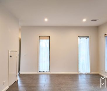 FOR LEASE – Modern 4-Bedroom Townhouse in Croydon North - Photo 5