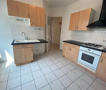 Location Appartement 4 pièces 72m² - Photo 4