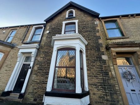 St. Matthew Street, Burnley, BB11 - Photo 2