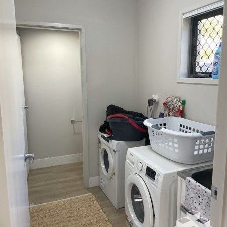 Available 13th October - BREAK LEASE - BE QUICK will not last! - Photo 1