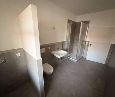 Sanierte 4 Raumwohnung mit großem Balkon in Schönefeld! - Photo 6