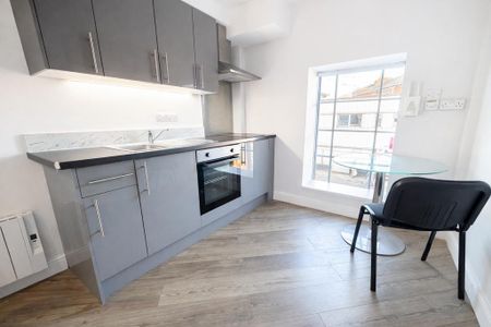 1 bedroom flat to rent - Photo 2
