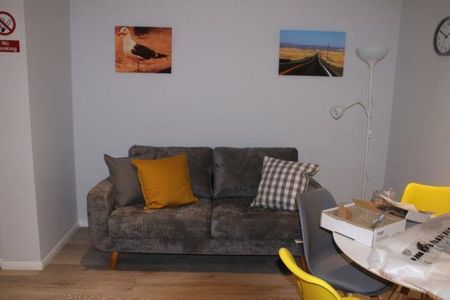 Vicarage Road - Photo 3