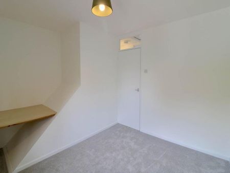 3 bedroom terraced house to rent - Photo 3