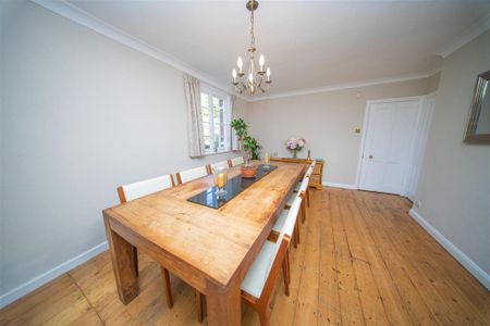 5 bedroom detached house to rent - Photo 3