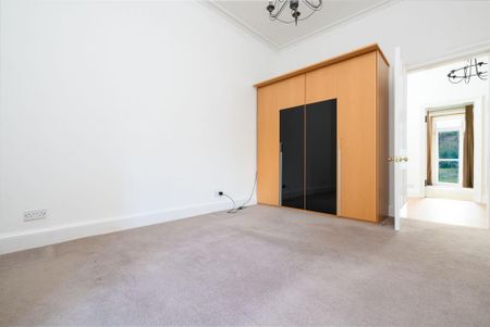 3 bedroom flat to rent - Photo 3