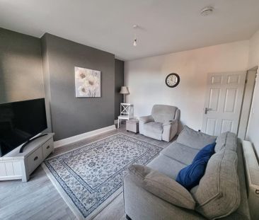 4 bedroom terraced house to rent - Photo 5