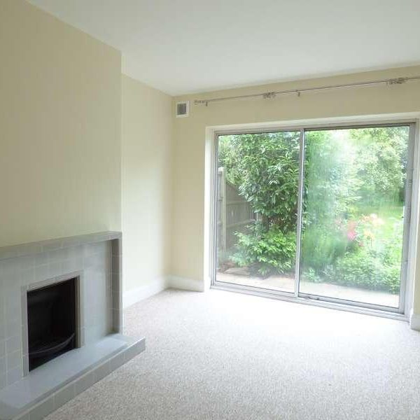 Henley Crescent, Westcliff-on-sea, SS0 - Photo 1