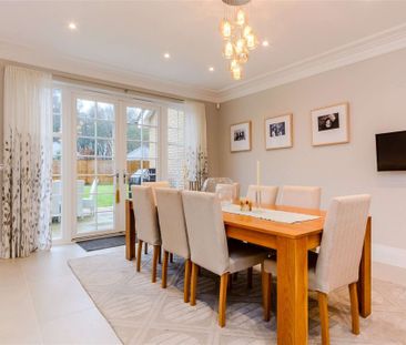 Family home set in 24 acres of Woolley Hall Park Land - Photo 2