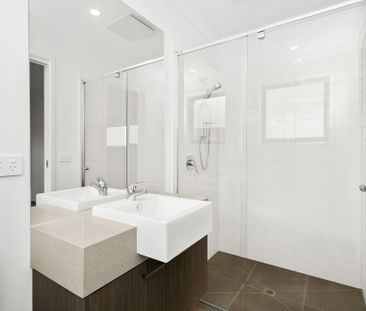 The Perfect Blend of Comfort, Quality & Everyday Convenience! - Photo 4