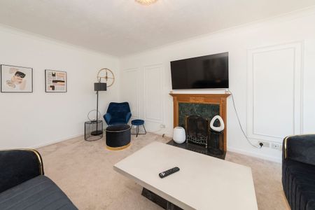 Lowfield Green, Reading, RG4 - Photo 2