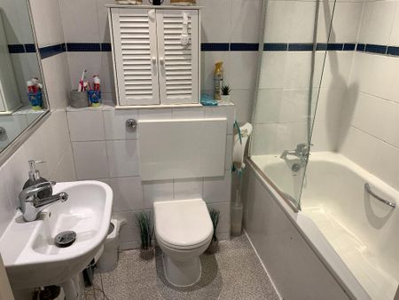 1 bedroom flat to rent - Photo 3