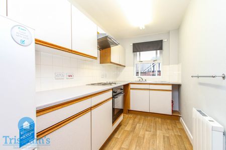 2 bed Flat for Rent - Photo 5