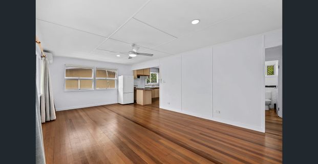 NEWLY UPDATED HOME IN GREAT STAFFORD HEIGHTS LOCATION! - Photo 1