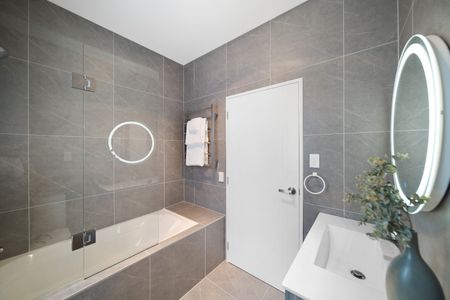 Nice and New in Opaheke - Photo 3