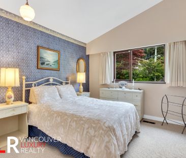 House in North Vancouver, BC - Photo 1
