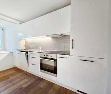 GLÄRNISCHBLICK | renovated 1.5-room apartment in a central location... - Foto 2