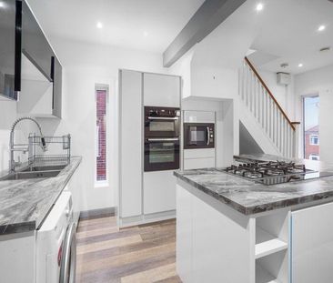 3 bedroom semi-detached house to rent - Photo 5