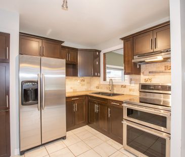 66 McCrae Dr, Welland - All Inclusive 3 Bedroom Main Unit - Photo 5