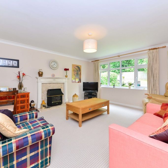 £3,000 - To Let - Photo 1