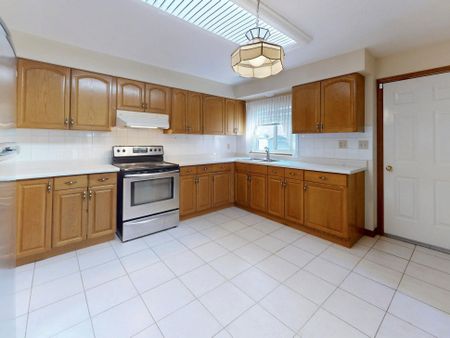 For Lease - 861 Book Road, Hamilton, Ontario - Photo 4