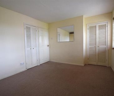 2 bedroom semi-detached house to rent - Photo 2
