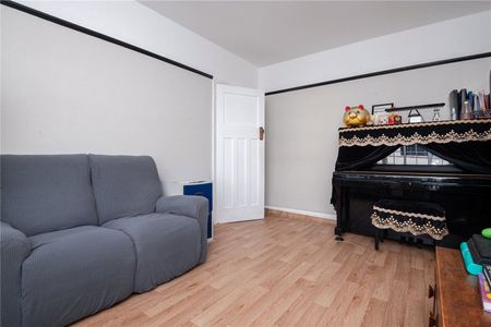 Berkley Court, London Road, Twickenham, Middlesex, TW1 - Photo 2