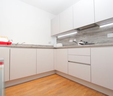 Room in a Shared Flat, Nyland Court, SE8 - Photo 6