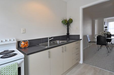 Short Term Rental Available Only - Two bedroom unit in Edgeware/St Albans - Photo 2